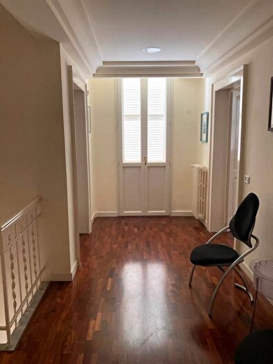 Casa con 8 locali in vendita in Fano, Fano