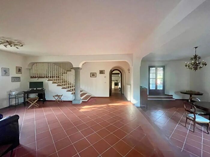 Casa con 9 locali in affitto in Porcari