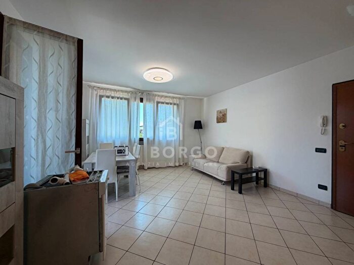 Appartamento trilocale in affitto in VIA MAGGIO, Borgo A Buggiano, Buggiano