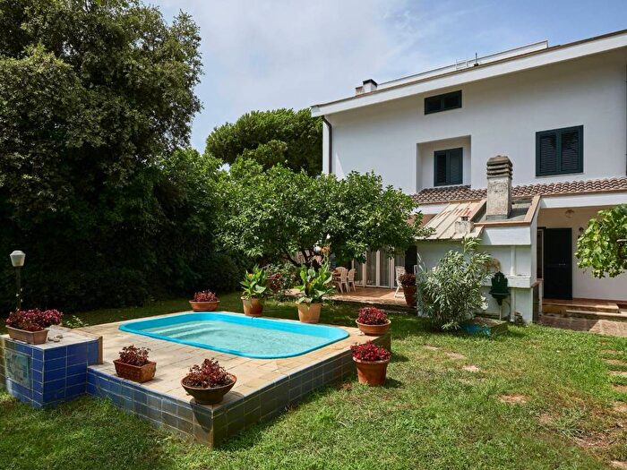 Casa con 6 locali in affitto in Fregene, Fiumicino