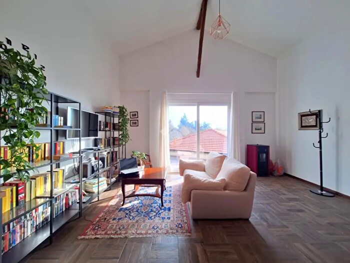 Appartamento trilocale in vendita in Via Canturina, Como