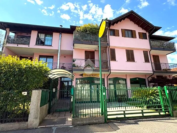 Appartamento trilocale in vendita in Via Camillo Benso Conte di Cavour, Senago