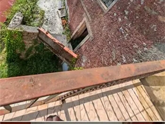 Casa con 8 locali in vendita in Fivizzano