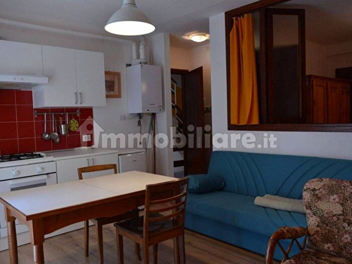 Appartamento bilocale in affitto in Piazza Nuova, San Fedele Intelvi, Centro Valle Intelvi