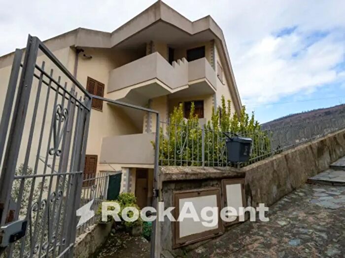 Appartamento trilocale in vendita in Via Corace, Gimigliano