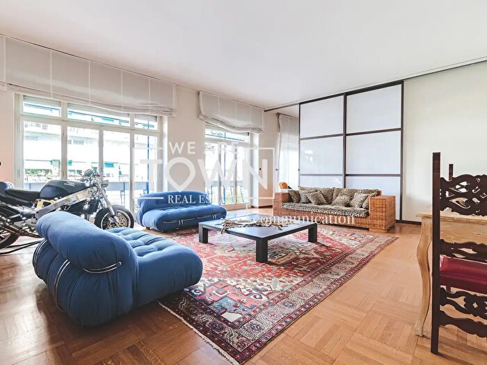 Appartamento trilocale in affitto in Via dei Pellegrini, Milano