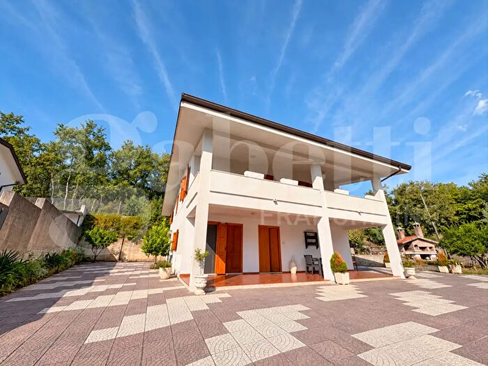 Casa con 8 locali in vendita in Via Provinciale, Gioia Sannitica