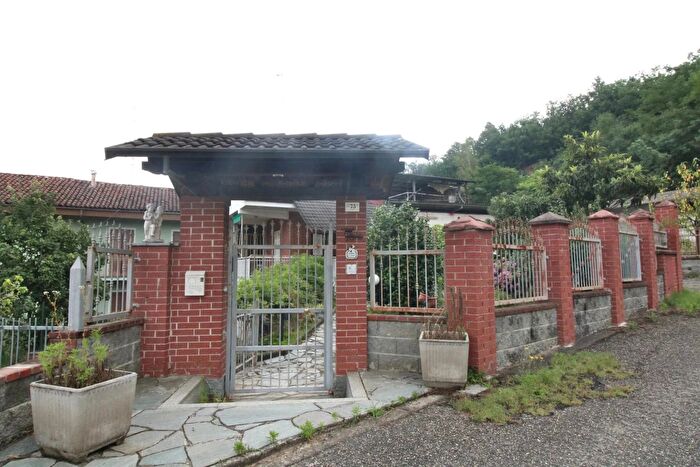 Appartamento con 5 locali in vendita in Ferrere