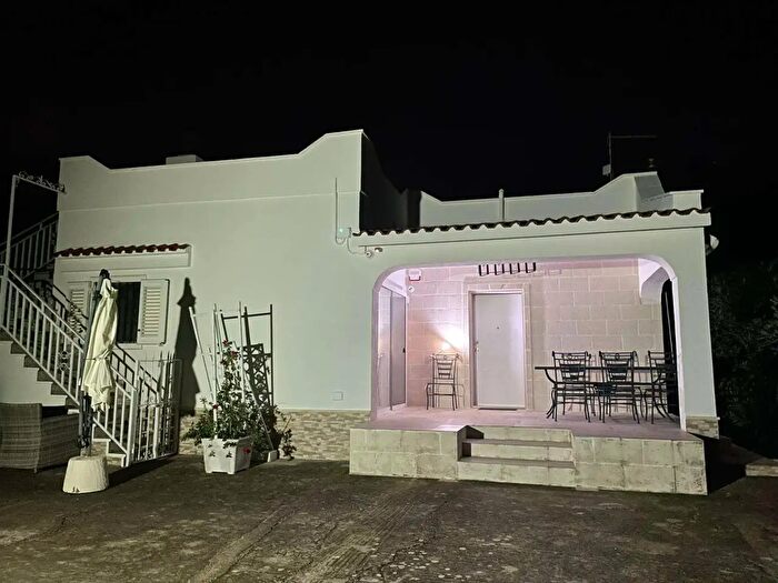 Casa con 6 locali in vendita in Ostuni