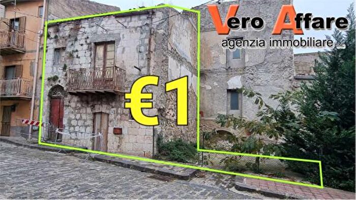 Appartamento trilocale in vendita in Via Tre Novembre, Acquaviva Platani