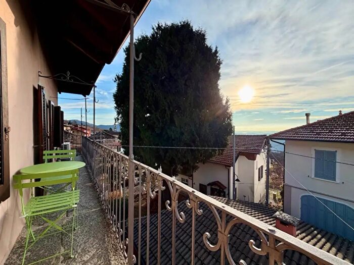 Appartamento bilocale in vendita in Via dell'Assunta, Miazzina
