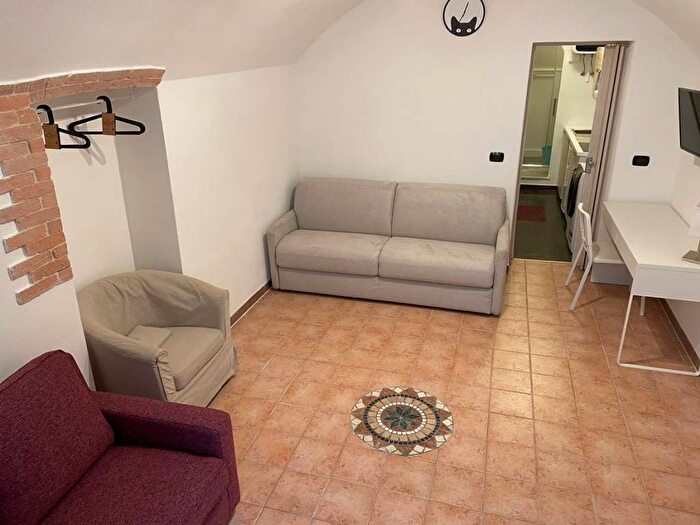 Appartamento monolocale in affitto in Piazza Massimo d'Azeglio, D'Azeglio, Firenze