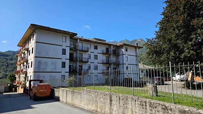 Appartamento trilocale in vendita in Via per Scopelletto Varallo Vercelli, Varallo