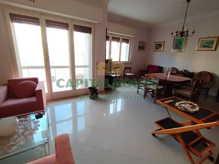 Appartamento trilocale in affitto in Via Gasparri, Caserta