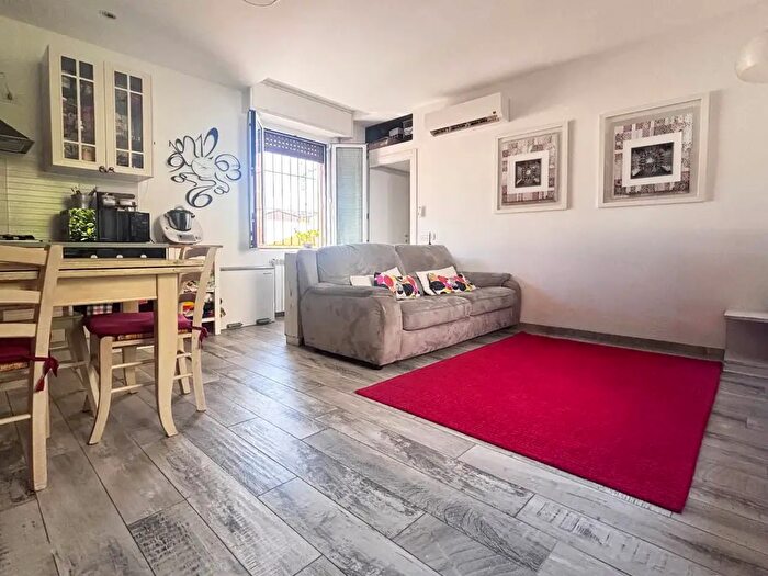 Appartamento trilocale in vendita in Viale Romolo, Milano