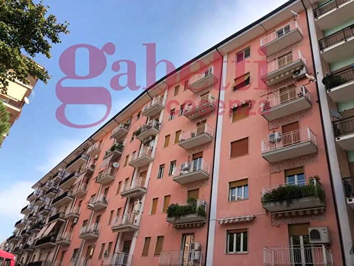 Appartamento trilocale in vendita in Cosenza Viale delle Medaglie dOro, Cosenza