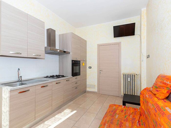 Appartamento trilocale in affitto in Via Aosta, Aurora, Torino