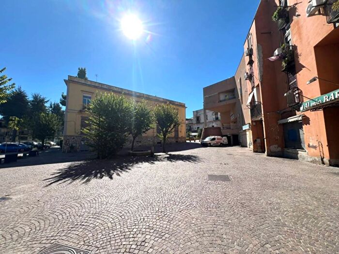 Appartamento trilocale in vendita in Via Vicinale Dietro la Vigna, Piscinola, Napoli