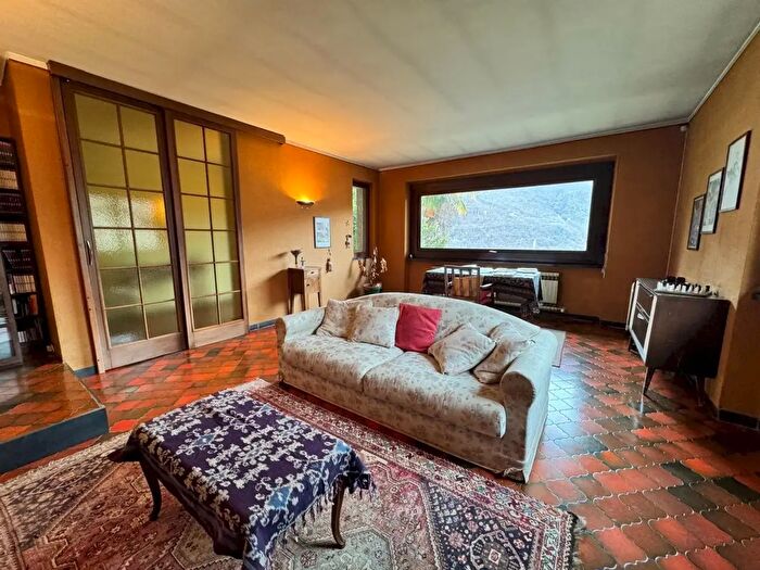 Casa con 6 locali in vendita in Borgata Boiussa, Villar Pellice