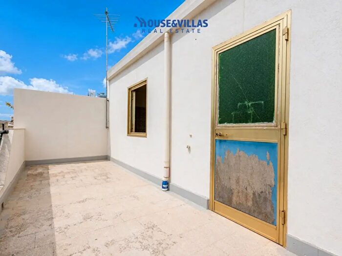 Casa bilocale in vendita in Via Antonio Caldarella, Avola