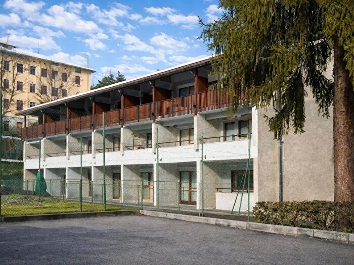 Appartamento trilocale in vendita in Via Montello, Bardonecchia