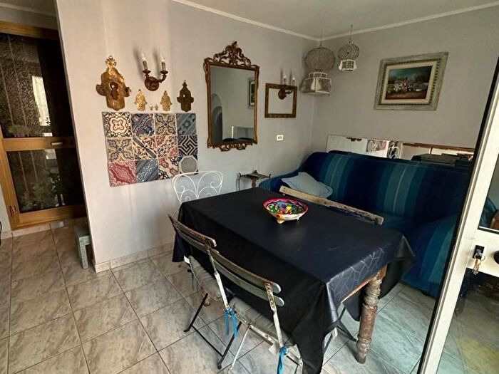 Appartamento trilocale in affitto in Regione Luminella, Centro, Noli
