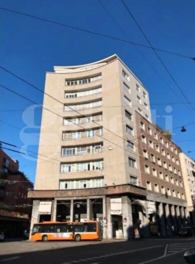 Appartamento trilocale in vendita in Via Lame, Bologna