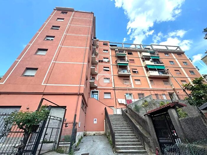 Appartamento trilocale in vendita in Piazza Ospedale Pastorino, Genova