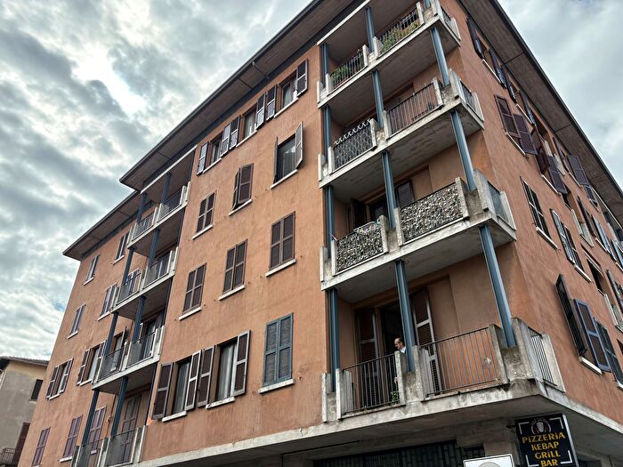 Appartamento trilocale in vendita in Via Matteotti, Malnate