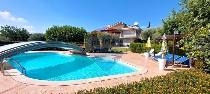 Casa con 9 locali in vendita in CLe Zimmardo Cianciò Tenere di Modica, Modica