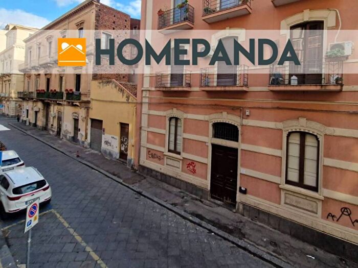 Appartamento trilocale in affitto in Via Conte Ruggero, XX Settembre Tribunale, Catania