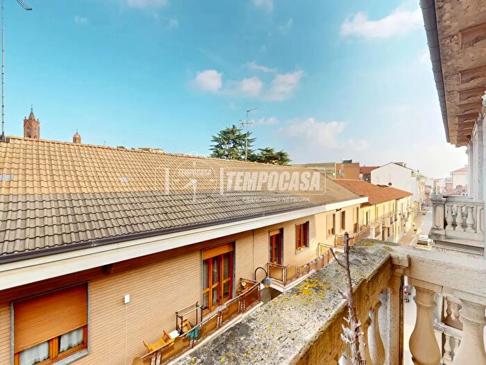 Appartamento con 5 locali in vendita in Via Umberto I, Bra