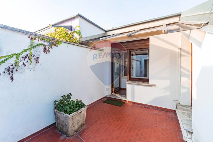 Appartamento trilocale in vendita in Via Triulziana, San Donato Milanese