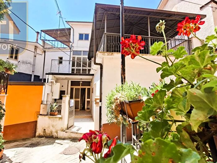 Casa con 6 locali in vendita in Via Cifalco Snc, Sant'Elia Fiumerapido