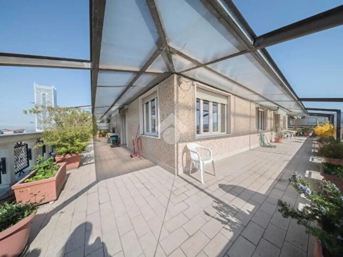 Appartamento con 7 locali in vendita in Corso Montevecchio, Torino