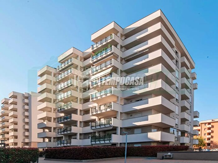 Appartamento trilocale in vendita in Via Alessandro Manzoni, Lainate