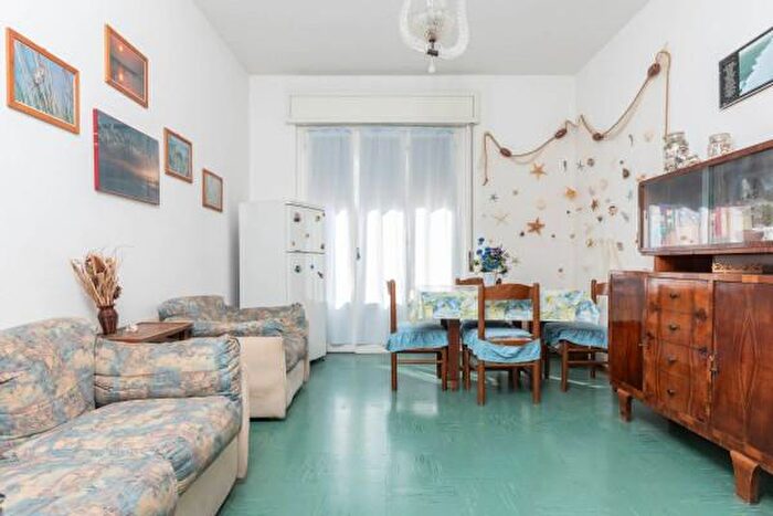 Appartamento trilocale in vendita in Viale Titano, Cervia