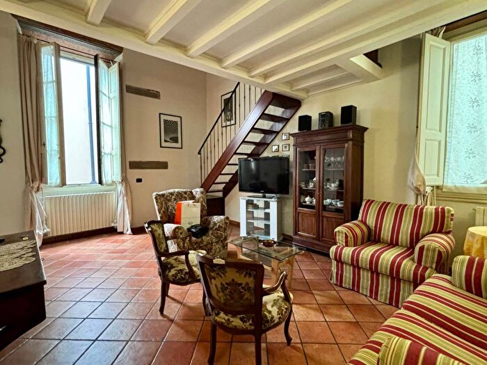 Appartamento trilocale in affitto in Borgo dei Greci, Signoria Uffizi, Firenze