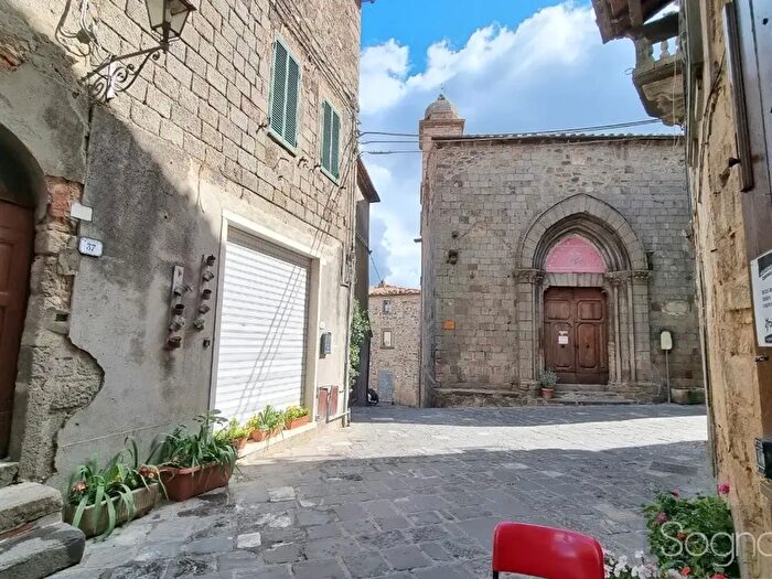 Casa con 6 locali in vendita in Piazza dello Scenditoio, Arcidosso