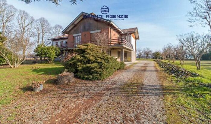 Case in Vendita e in Affitto - 3