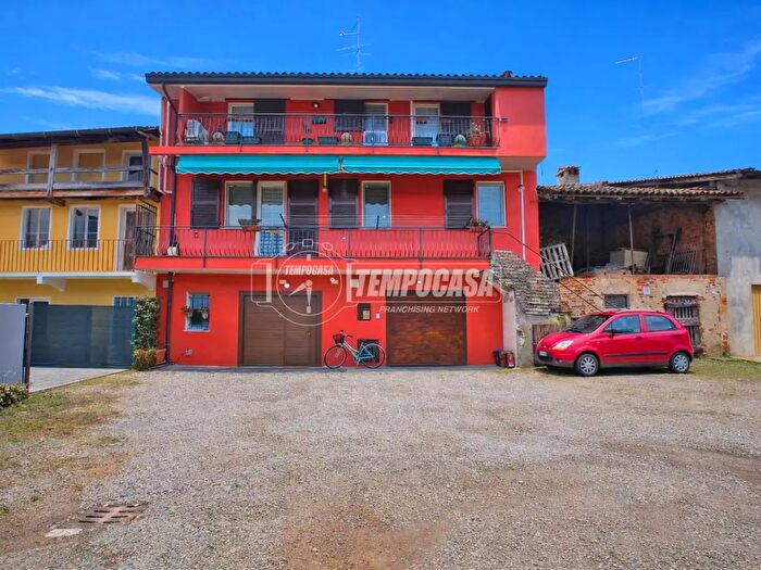 Casa trilocale in vendita in Cameri