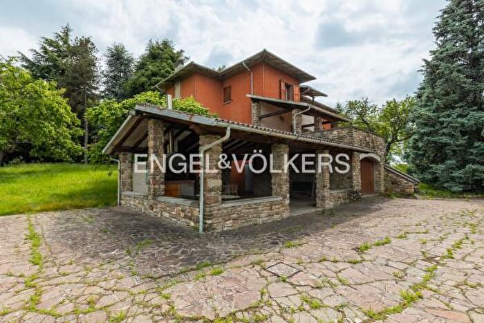 Casa con 6 locali in vendita in Via Cimaleda, Valsamoggia