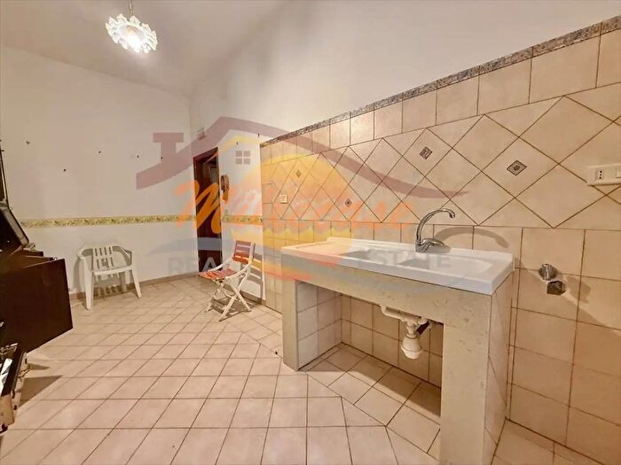 Appartamento trilocale in vendita in Via Ippolito Nievo, Siracusa