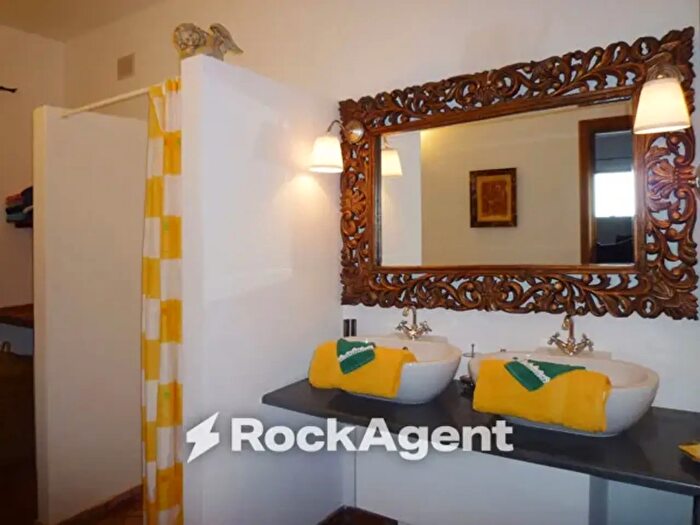 Casa con 6 locali in vendita in Via Millicucco, Piedimonte Etneo