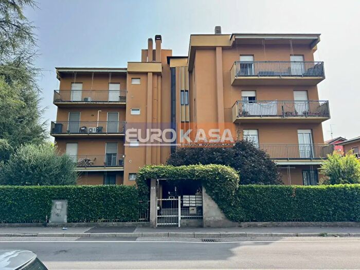 Appartamento quadrilocale in vendita in Via Osio Sopra, Osio Sotto