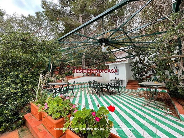 Casa con 6 locali in affitto in Strada Comunale Mongerbino, Mongerbino Catalfano, Bagheria