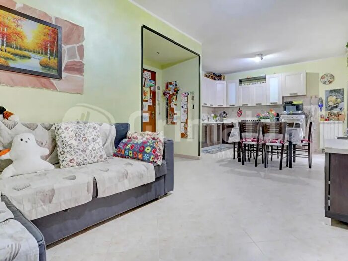 Appartamento quadrilocale in vendita in Via Francesco Cilea, Latina
