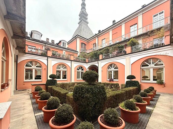 Appartamento trilocale in affitto in Via Gaudenzio Ferrari, Giardini Reali, Torino