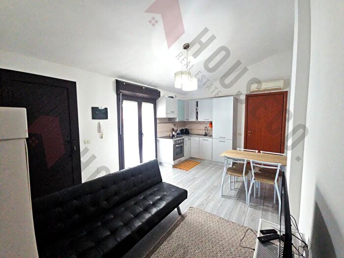 Appartamento trilocale in vendita in Via G Rossa, Maracalagonis