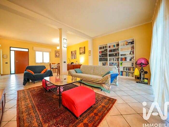 Casa con 5 locali in vendita in Via Garda Menata, Argenta